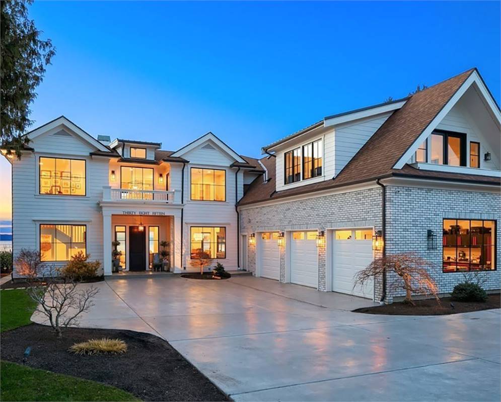 luxury is popular in the top 5 East Coast cities to build in, so you may want a stunning home like this